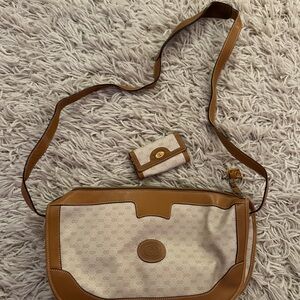 Gucci Elegant Tan and Cream Designer Shoulder Bag